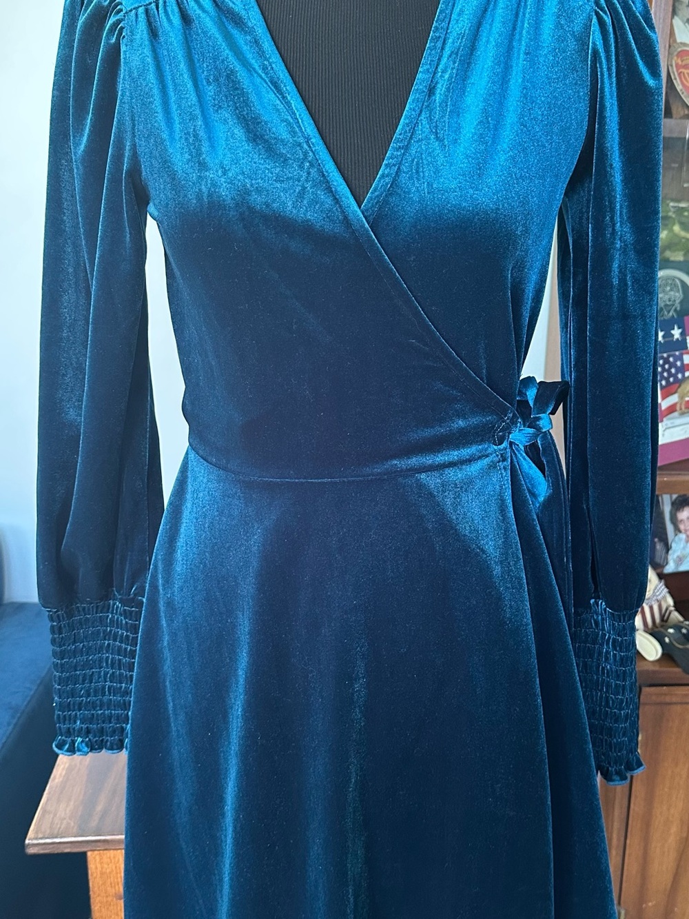 Francesca's Collections Teal Velvet Wrap Mini Dress